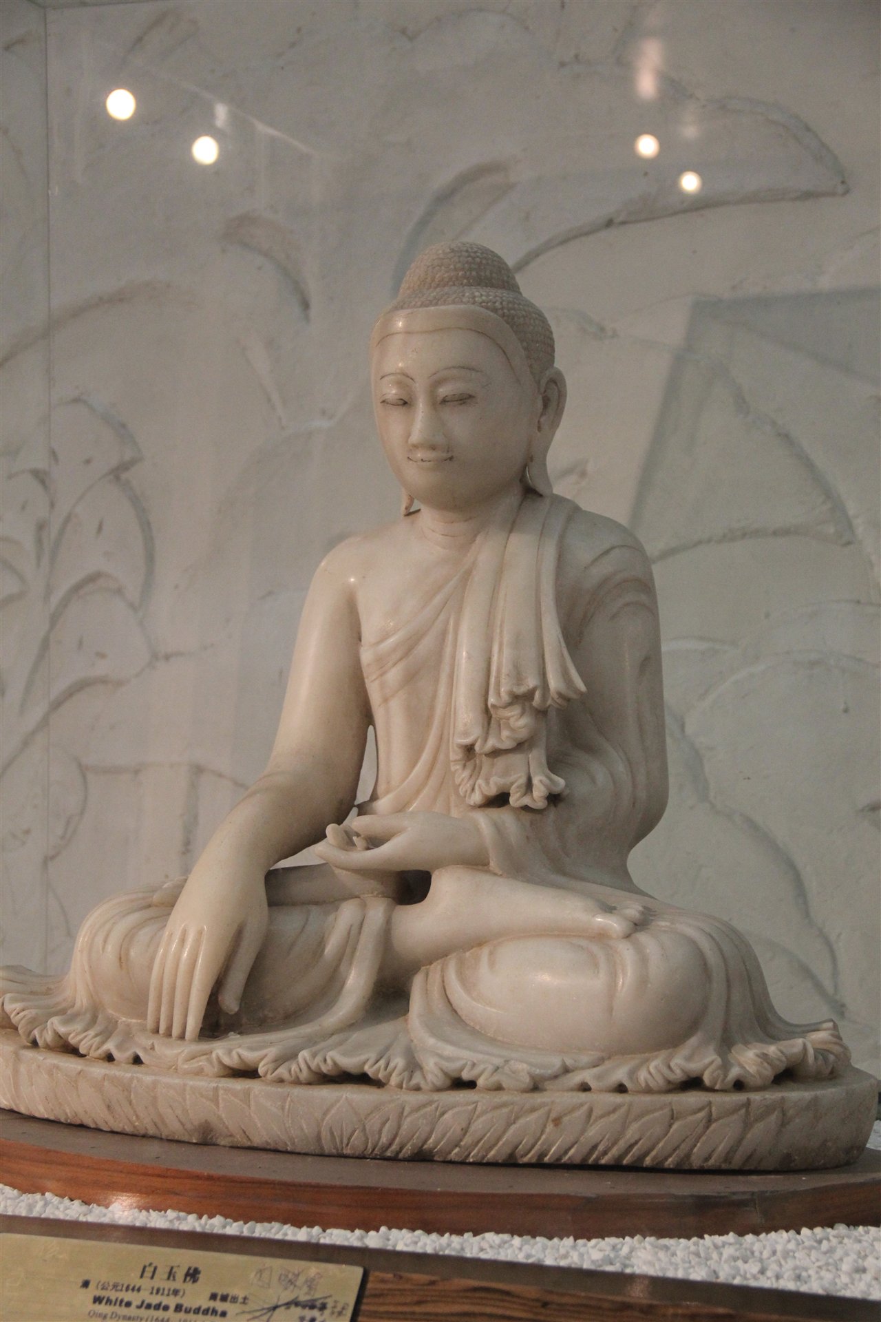 白玉佛